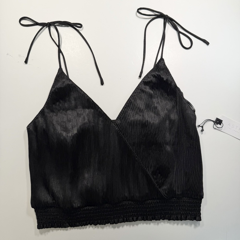 ASTR The Label NWT L Black Pleated Tie Strap Camisole Cropped Minimalist